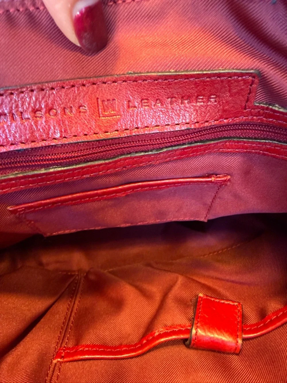 Wilson’s Leather office siren Y2K style red leather shoulder bag silver (GUC) - Picture 3 of 17